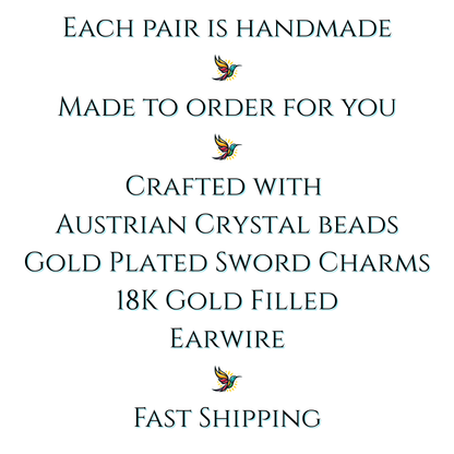 Text detailing the features of a product with gold and crystal elements on a white background.